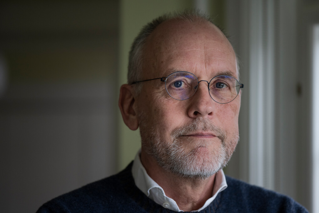 Portræt af biskop Henrik Wigh-Poulsen, april 2024