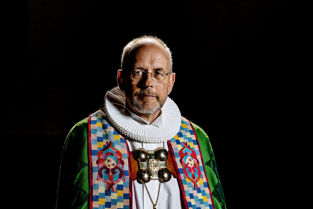 Portræt af biskop Henrik Wigh-Poulsen i bispekåbe